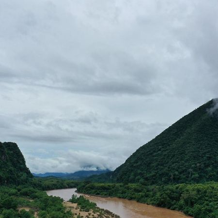 Pdv Guesthouse Muang Ngoi Eksteriør bilde